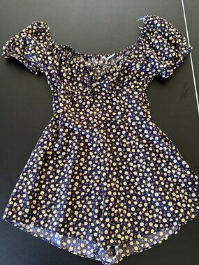 3rd + Malt Size S Navy Ditsy Floral Puff Sleeve Romper